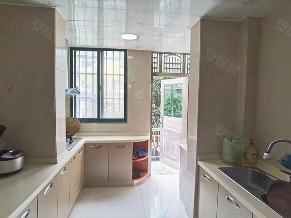 南京高淳高淳区万福城万福城二期架空1楼 89平米 精装 有北院 1.