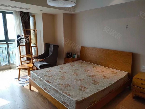 嘉兴海宁海宁市区海宁银泰城海宁银泰c座,精装修,一室一厅,房主诚信租