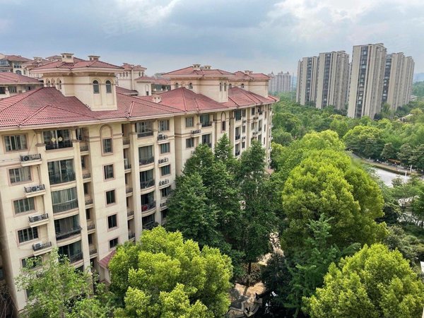 杭州余杭中泰新明半岛(公寓住宅)水岸轩公园里的洋房,禹航路地铁口