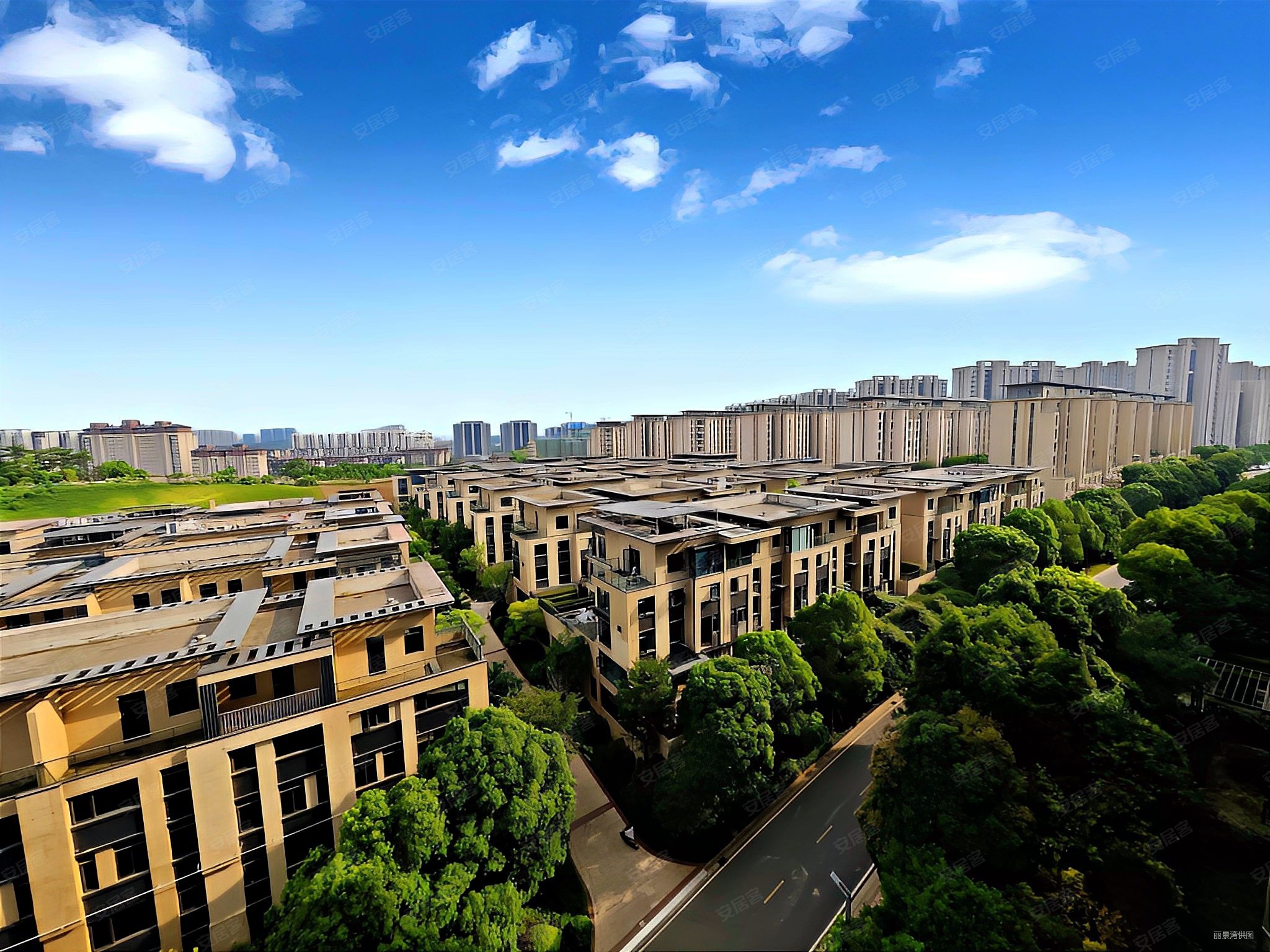 湾里二中旁恒茂未来都会花园朝南精装好房小三居带电梯