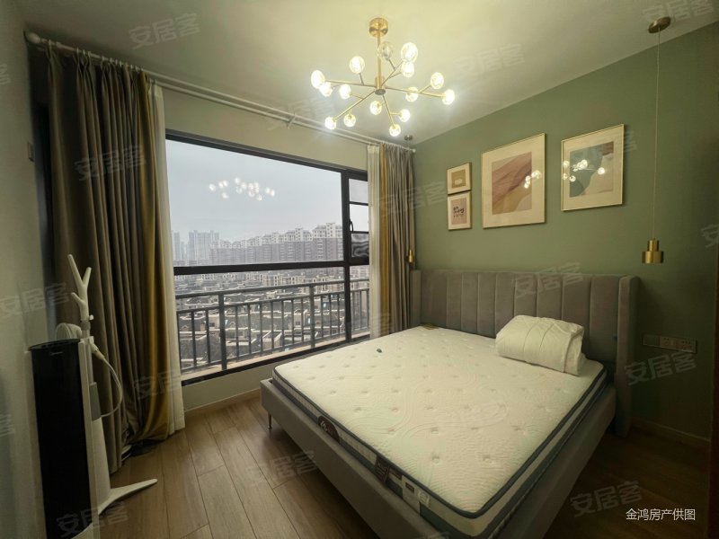 对装修要求高的看过来主卧带衣帽间带卫生间大浴缸 地铁口,蓝海嘉居