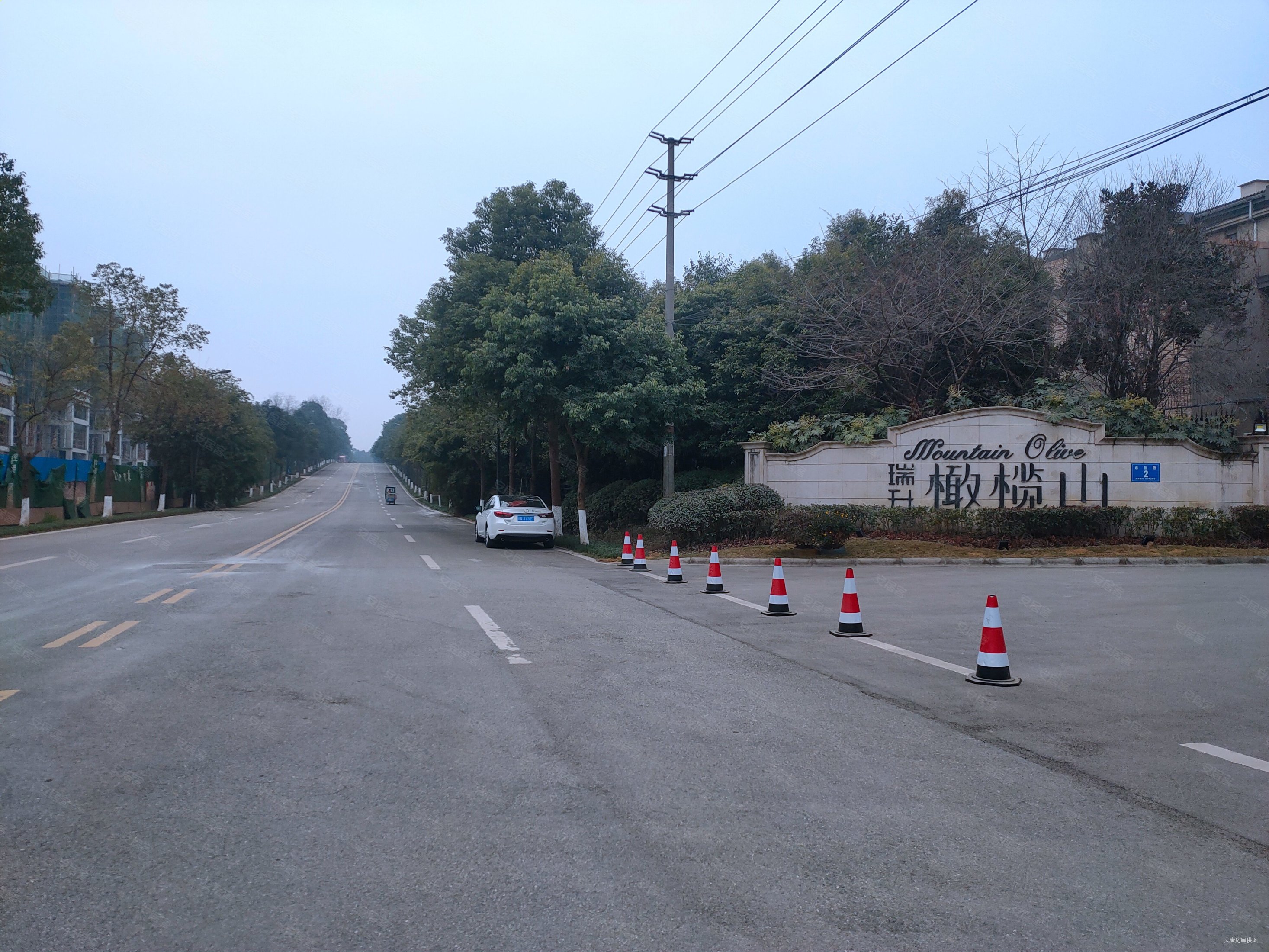 瑞升橄榄山4室3厅4卫290㎡南北320万