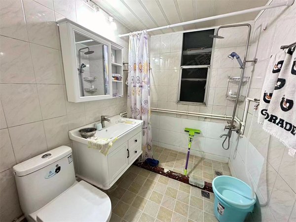 上海普陀长征真源小区真北路地铁站新出两室一厅,精装修,家电齐全拎包