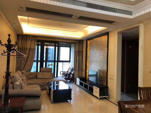 合景领峰 刚需小三居 双卫格局 交通便捷 临地铁 满五