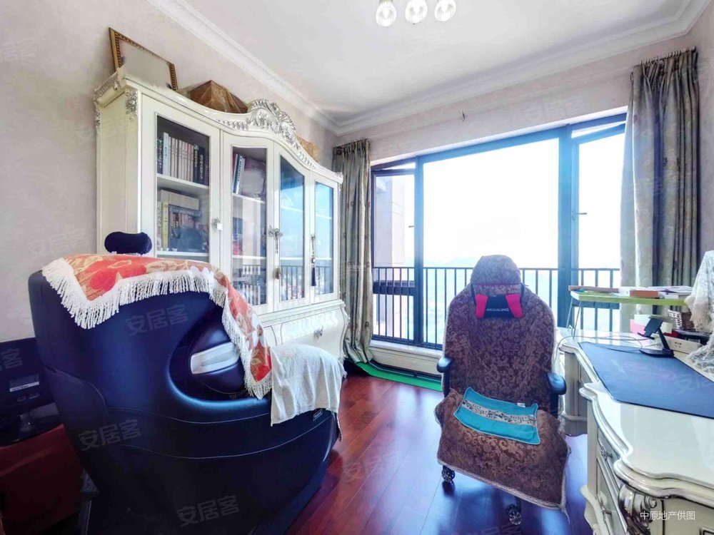 带私家车位,南北通透,高楼层看湖,中海九号公馆二手房,1700万,4室2厅