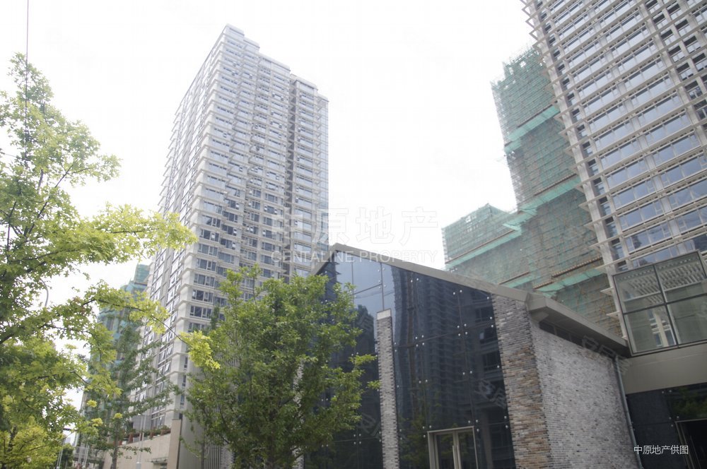 高尚领域 南北通大平层3房 百萬装修 二手买进税少 价格可谈