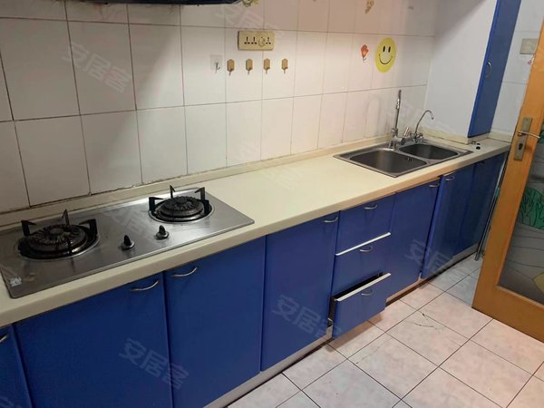 天津河西尖山路隆昌路小区整租隆昌路17号小区拎包入住出行方便.