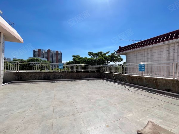 深圳龙岗平湖守珍街199号小区南北通透明亮户型方正两房一厅带露台
