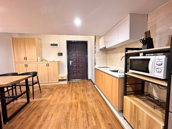 融创香璟台西苑(商住楼)高新区天府五街 软件园 银泰城 loft大套二