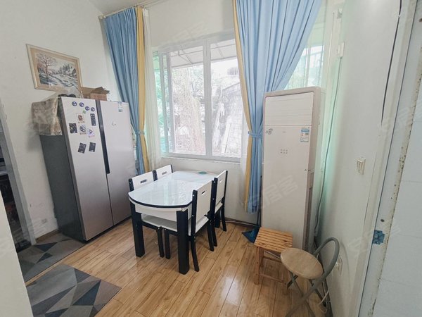 乐山市中老公园白塔街326号院师院人民医院跃层精装3房2空调，停车方便，家具家电齐全拎包住出租房源真实图片