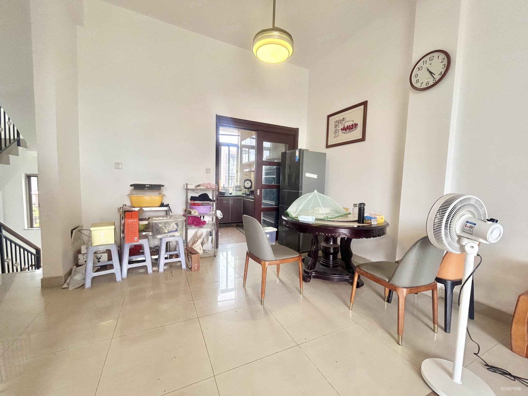 茂名碧桂园4室2厅3卫198㎡南北75.8万