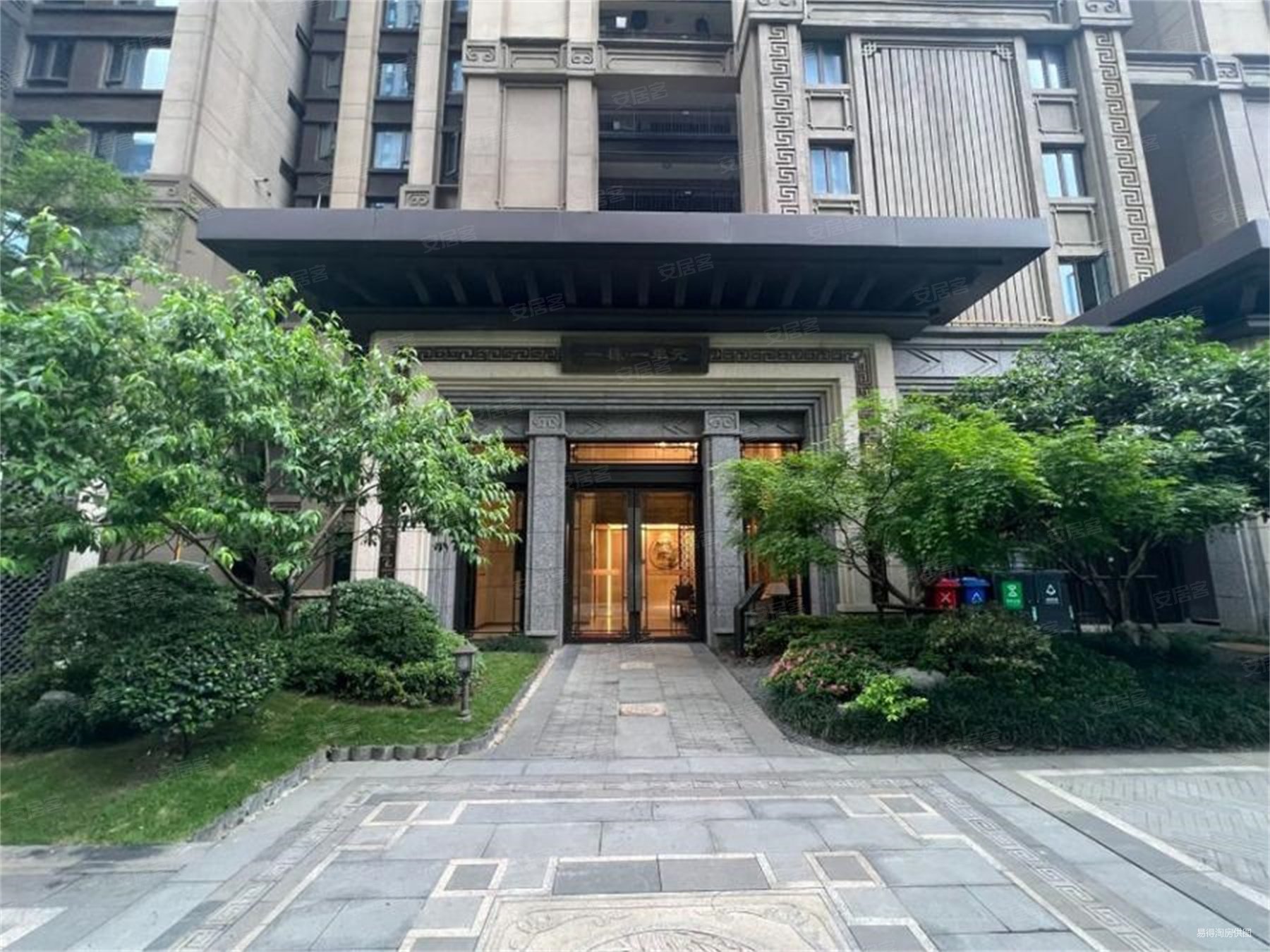 建发央著3室2厅2卫101.26㎡南北188万