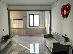 双鸭山尖山东山国际会展中心站南小区15楼，一室一厅，53平，中门朝南，年租15万出租房源真实图片