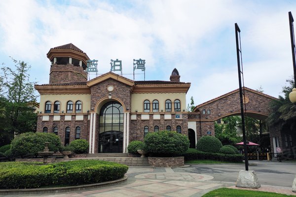 蓝泊湾优点,不足,蓝泊湾怎么样,蓝泊湾周边房产中介经纪人评价-成都