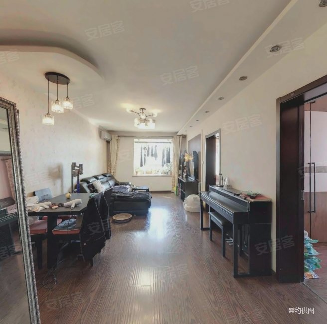 龙城公馆 精装小两室 中间楼层 采光足 价格可议 封闭园区