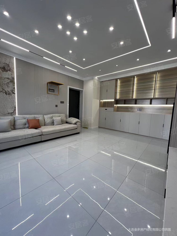 两室两厅精装婚房和平路东山轻轨站近落地窗大客厅电梯新房117