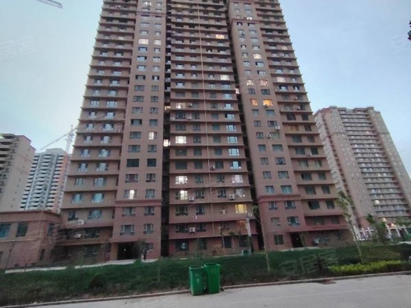 【多图】海悦汇城,喀什城区租房,海悦汇城高层10楼,全新装修三室两厅