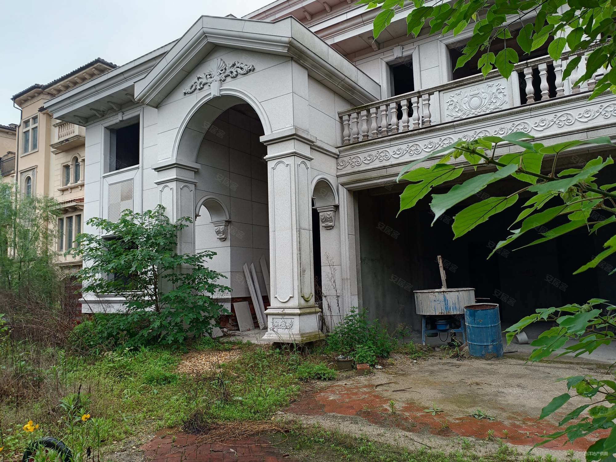 品质小区繁华地段安全性高核心卖点中粮北纬28度别墅产品线分为大独栋