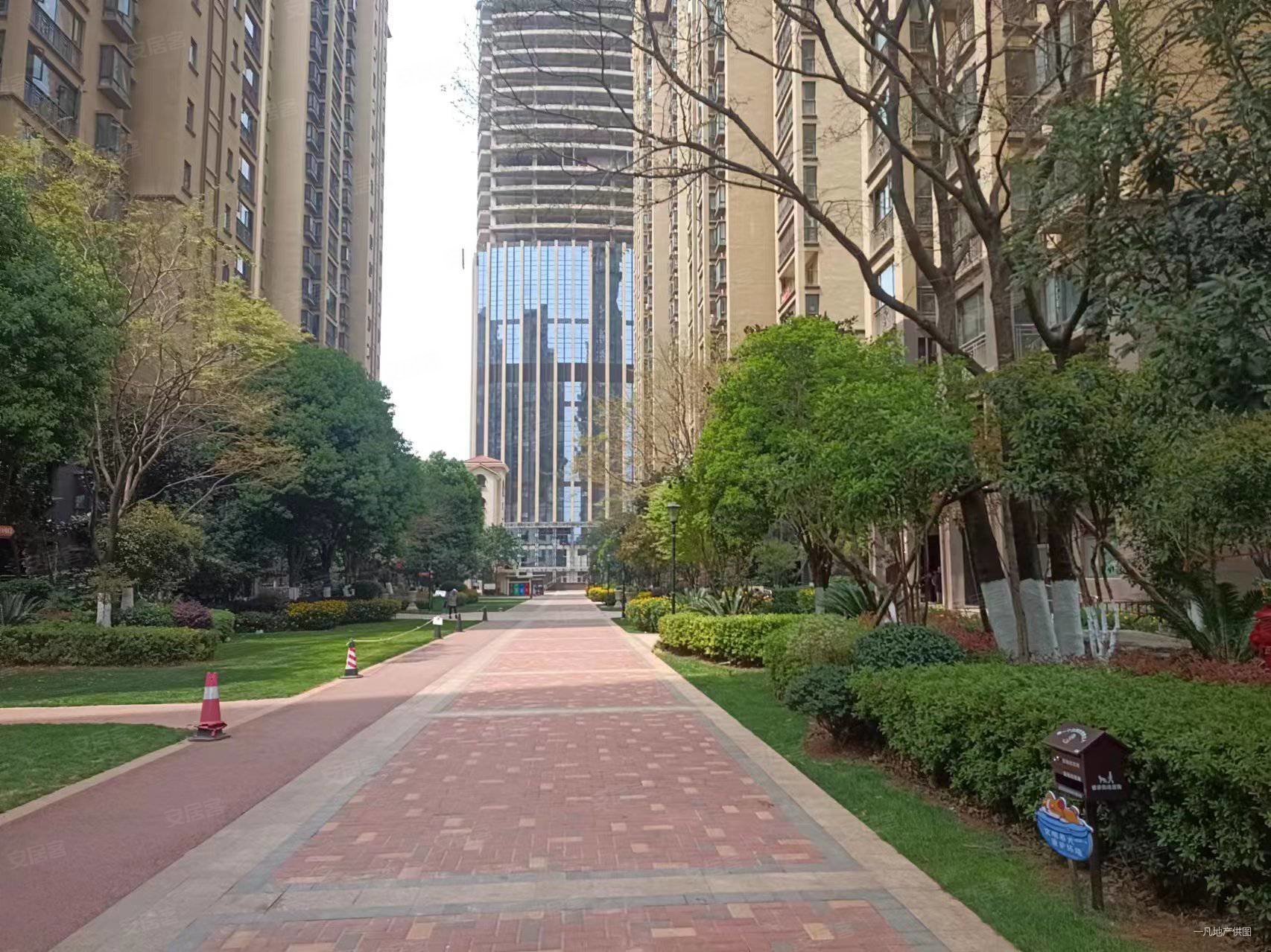 兴冶国际斗南附近南北通透三居室大阳台采光好