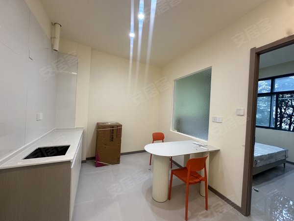 湖州安吉县递铺宁馨花园出租梅花岛旁宁馨花园 多套奶油风单身公寓独门独户 家电齐全出租房源真实图片