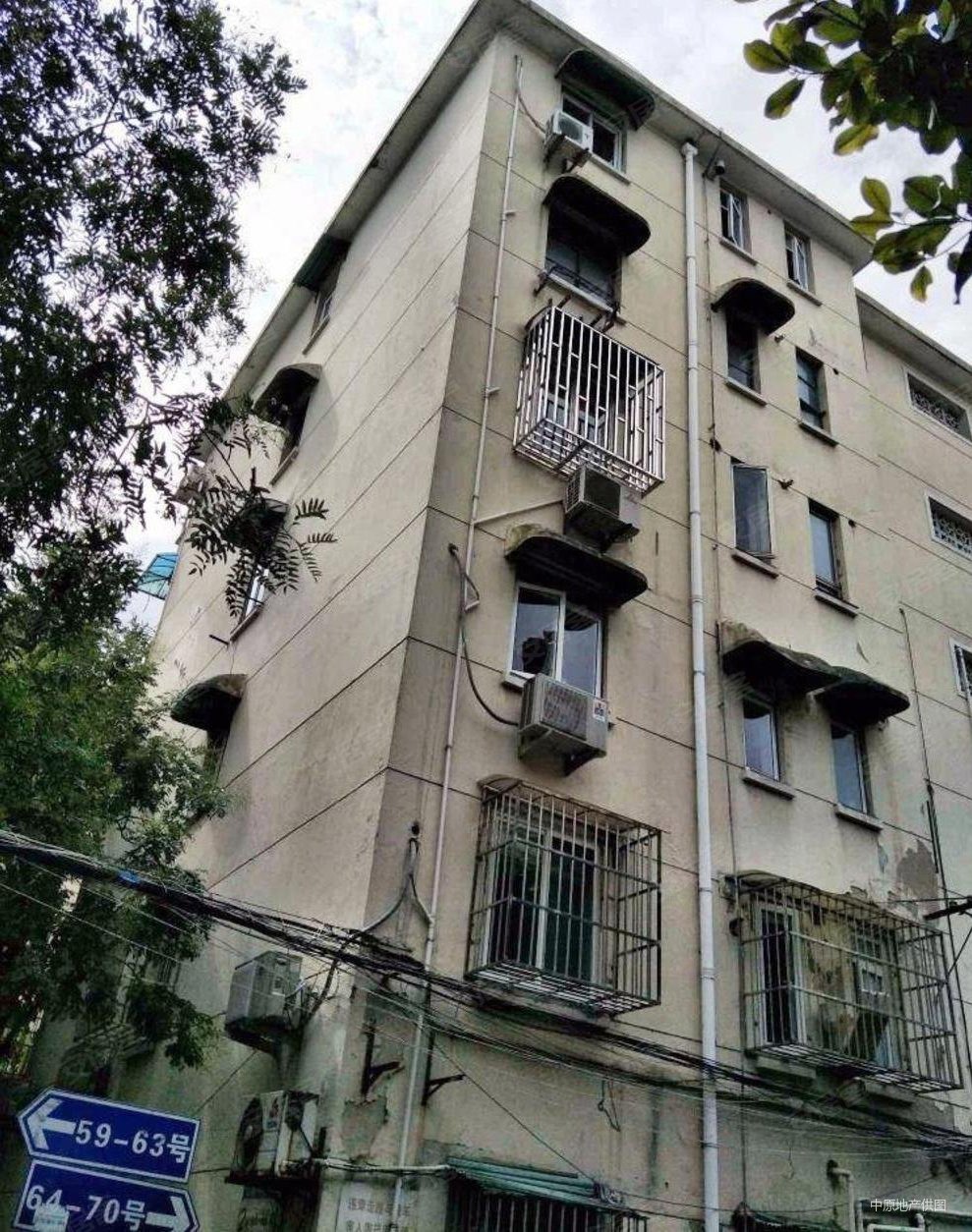 卖点内环三房8号线鞍山新村地铁口3楼