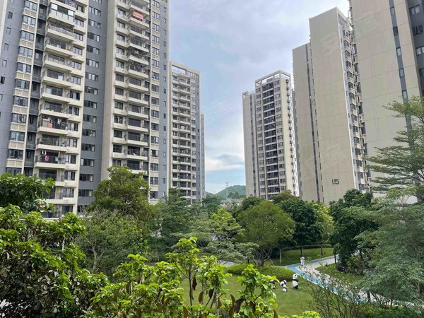 东莞清溪清溪城区华润润溪山众美学校对面 华润润溪山 3室2厅2卫 精