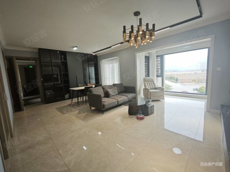 景小铁一蔚莱别苑 旁合景映月台 精装4房 拎包入住 随时看房