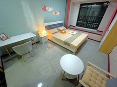 张家港金港金港中心保利艾庐精装带独卫主卧，大润发和中骏世界城附近非中介无中介费出租房源真实图片