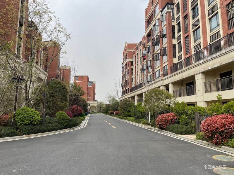 中海阳光玫瑰园4室2厅2卫139.62㎡南156万