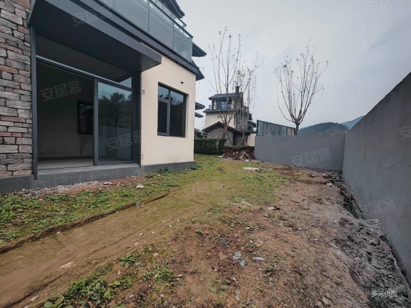 璧山必看湖山别墅,超大花园,露台多,独门独院,带车位,东亚白云湖(别墅