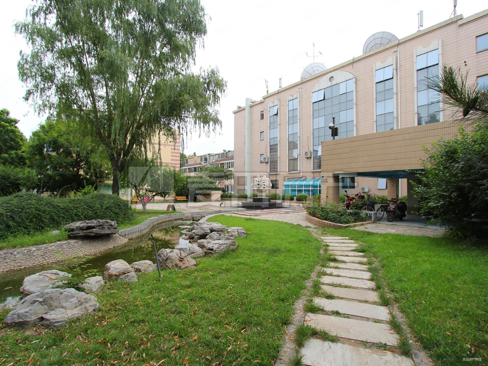 玲珑花园4室2厅3卫165㎡南北1720万