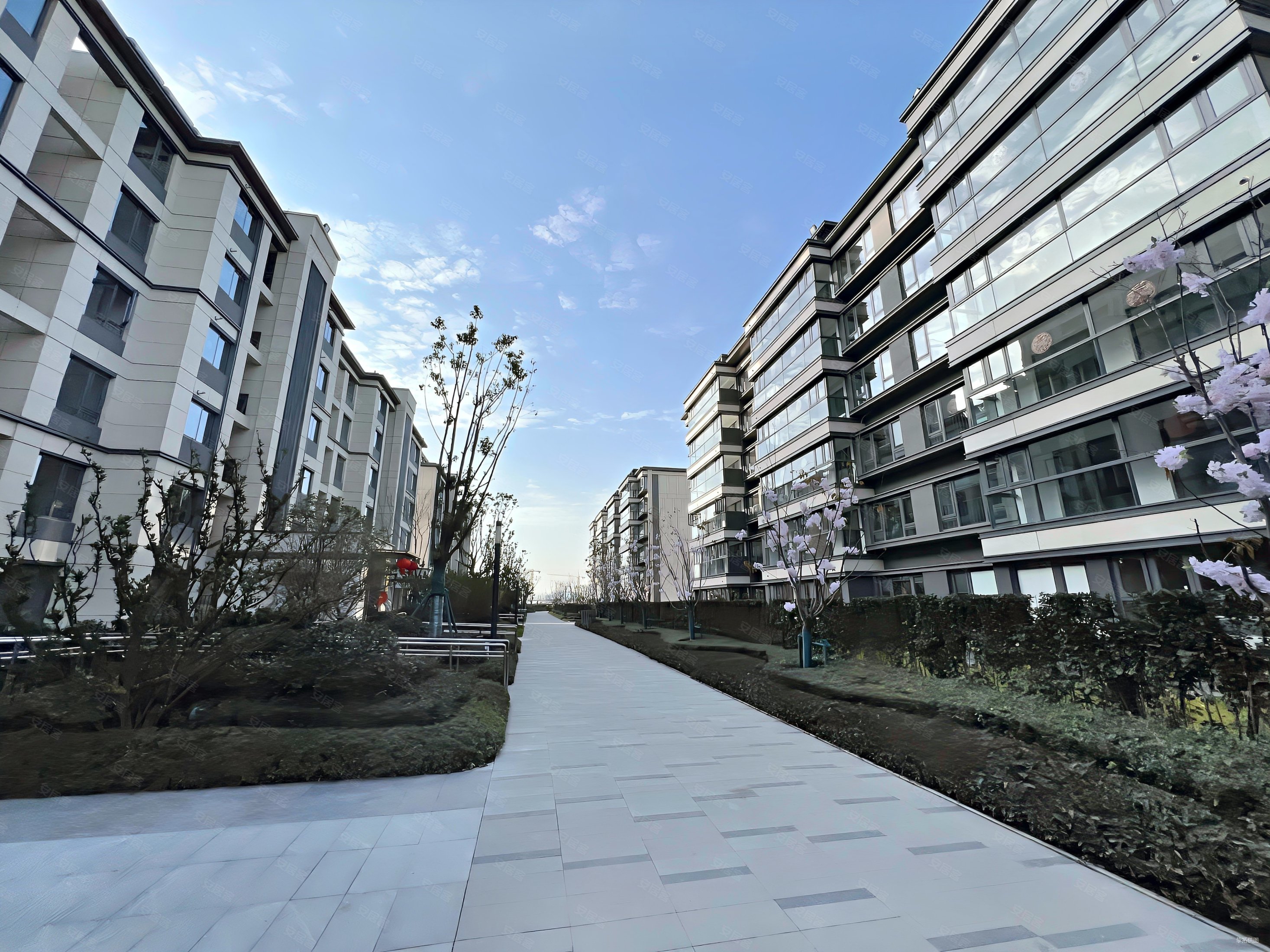 南北通透满二住房201平中海方山印3室2厅2卫