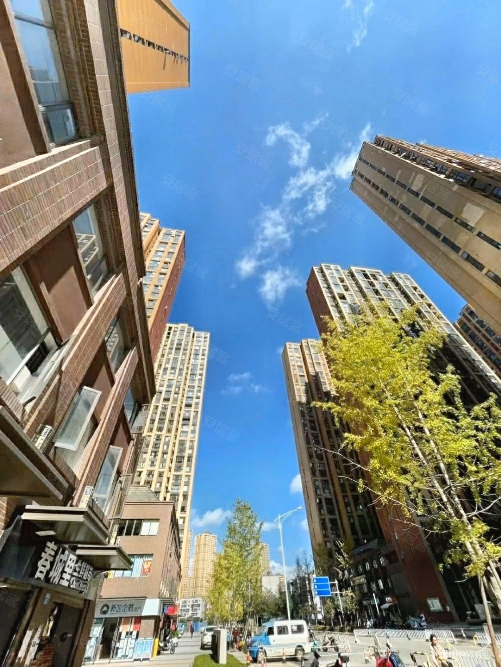 保利玺樾3室2厅2卫91.57㎡南北127万