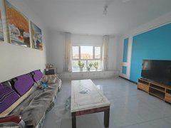 阿拉尔幸福路国际商贸城南北苑  步梯六楼  月租押一付一  有空调  拎包入住出租房源真实图片