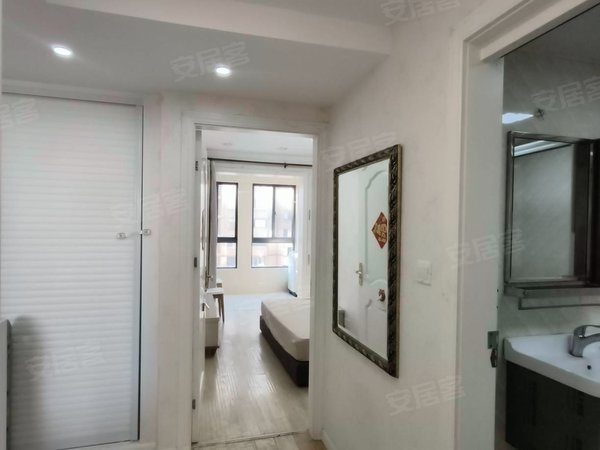 上海松江泗泾塘和家园德悦苑业主自住两房出租押一付一出租房源真实图片