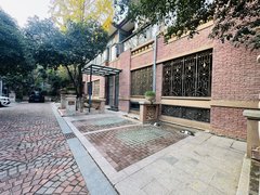 武汉洪山珞狮南路红砖墅境藏风华，复古铁艺映时光，这处庭院把岁月过成诗出租房源真实图片