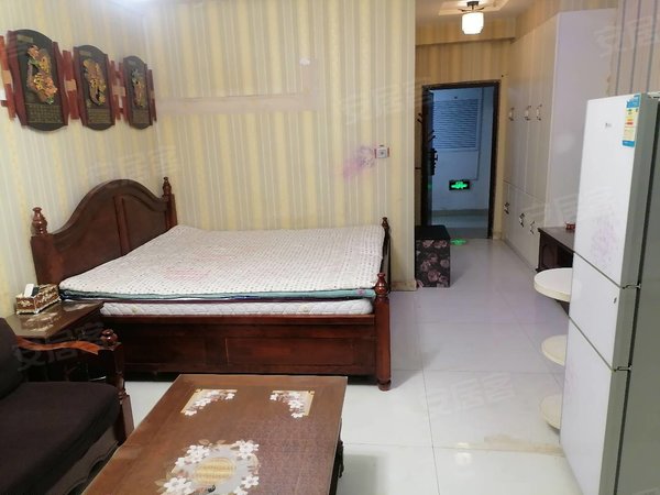 包头昆都仑丰盈道京奥港花园(商住楼)押一付一，帝景豪华装修，带空调，包网络，全家配套实木家具出租房源真实图片