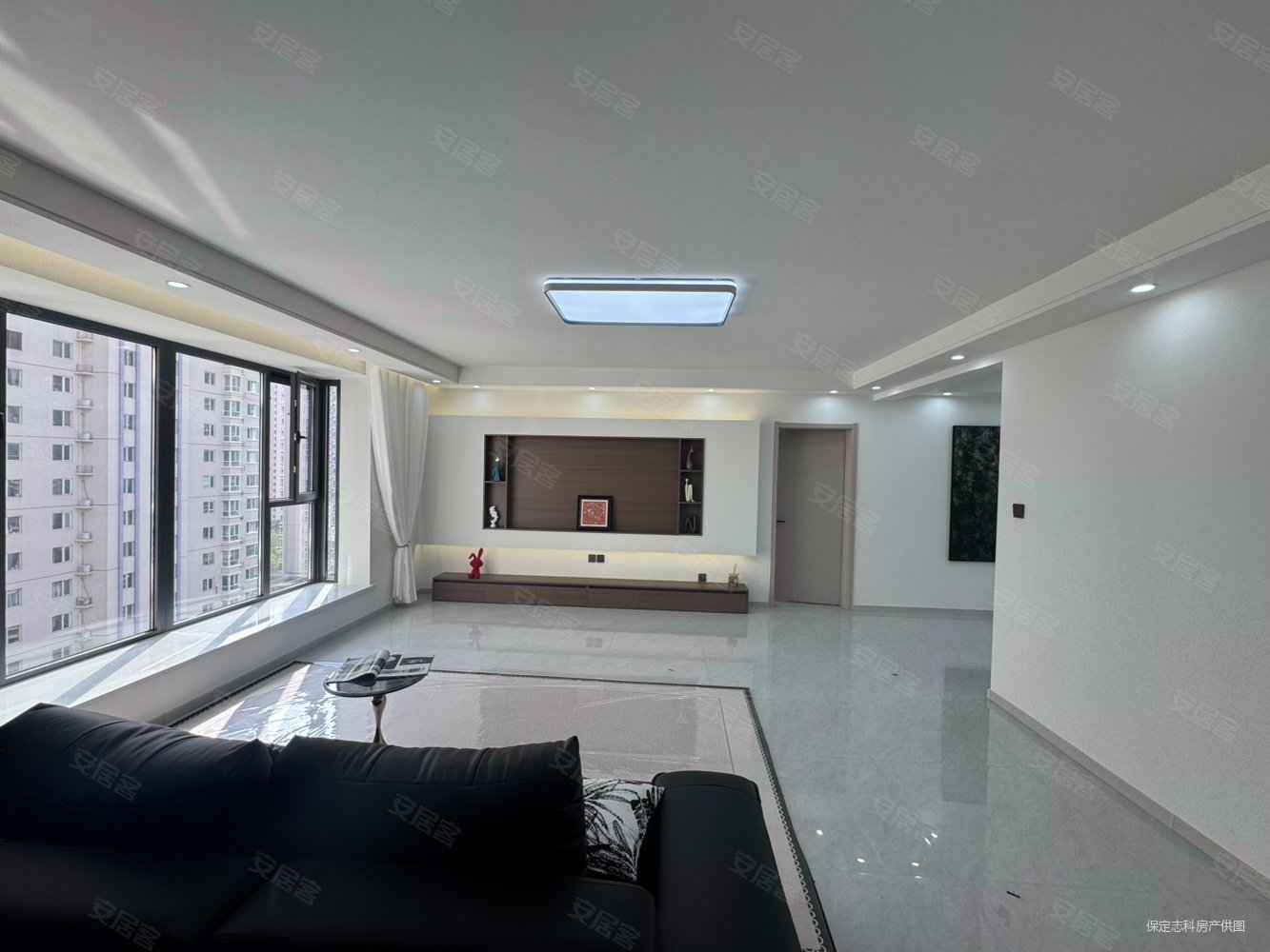 维多利亚夏郡4室2厅2卫162㎡南北115.8万