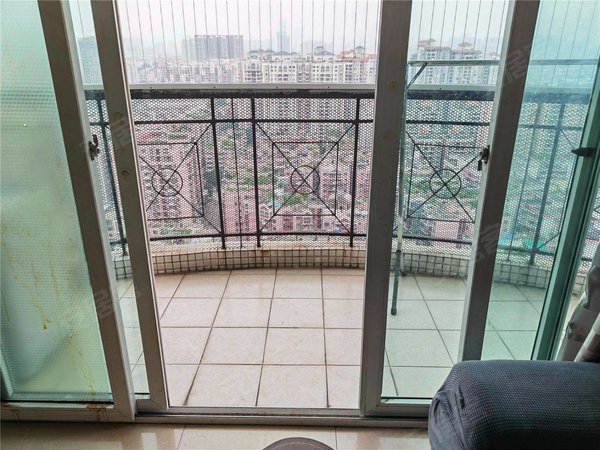 广州海珠东晓南晓港湾东晓南 晓港湾 电梯两室一厅 格局方正 视野开阔