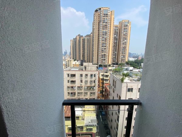 深圳南山西丽新围村坐南朝北 西丽地铁口精装单间 采光良好南北通透可