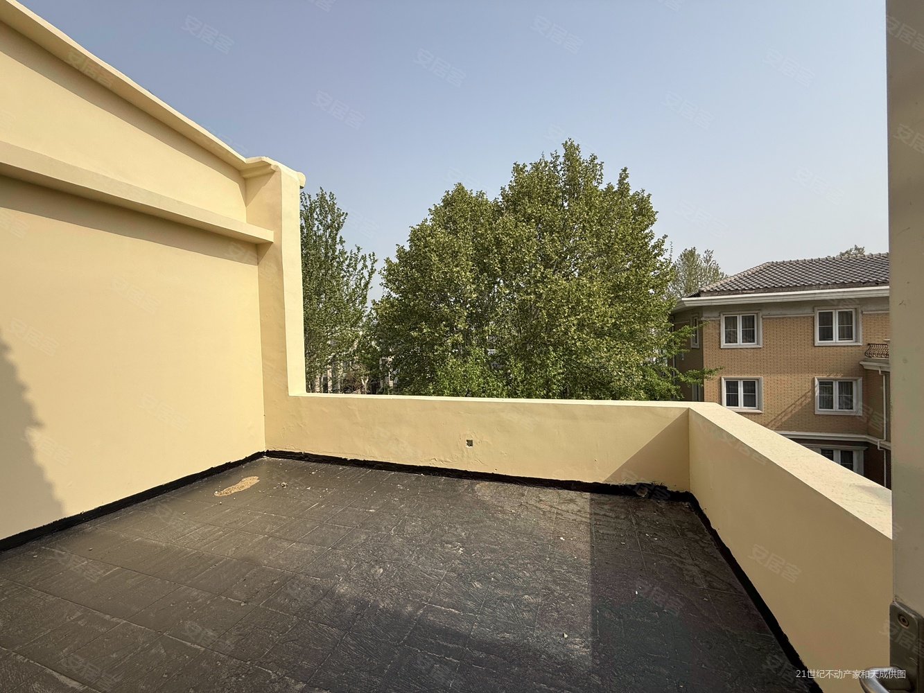 一栋洋房5室2厅3卫261.1㎡南北1680万