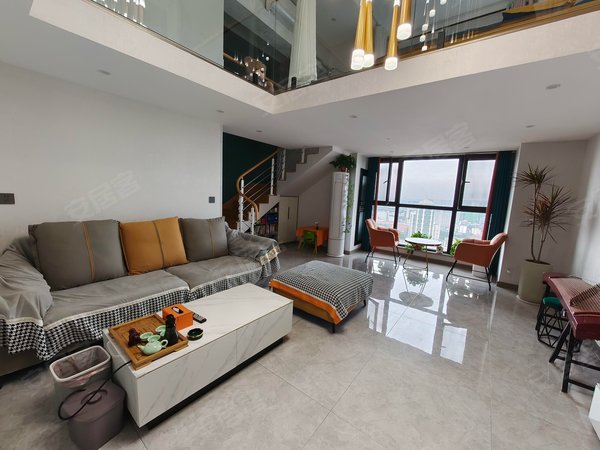 洛阳西工中央百货名门万象西工洛浦公园旁 名优建材城旁 丽春路 精装