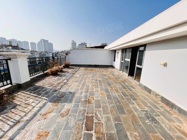 昆明盘龙江东花园金江小区涵苑(别墅)霖雨桥地铁口 甘美国际医院 金江