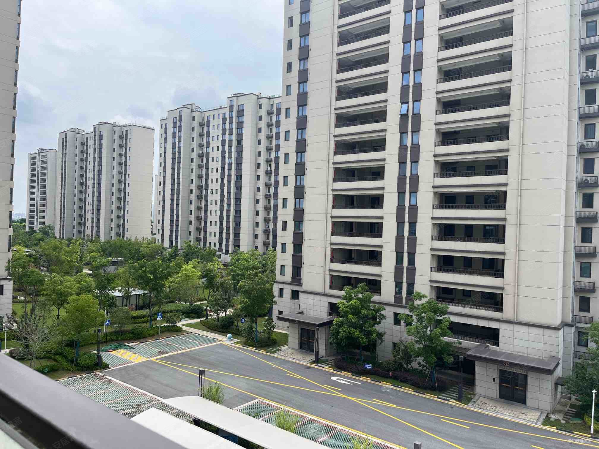 苏州房产网>苏州二手房>吴江二手房>汾湖二手房>光樾华庭>