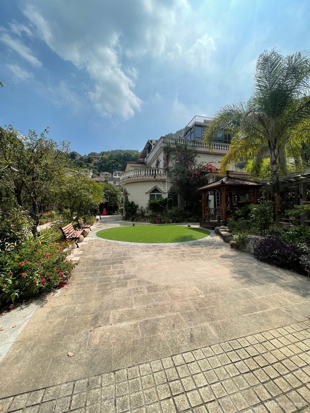 龙峰山庄5室3厅4卫690㎡南北1100万