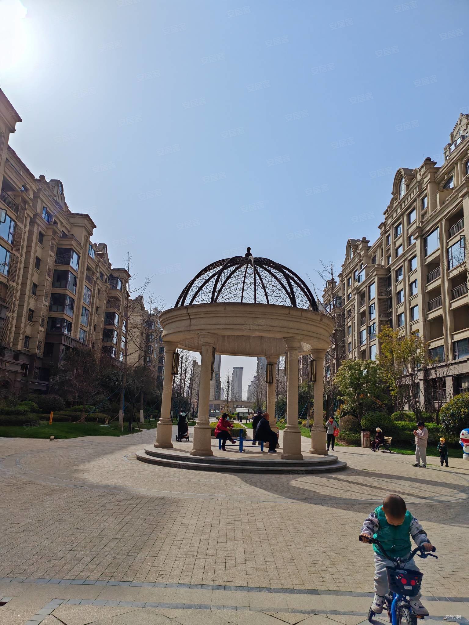 未央区蓝光公园华府二期洋房社区人车分流4室2卫毛坯