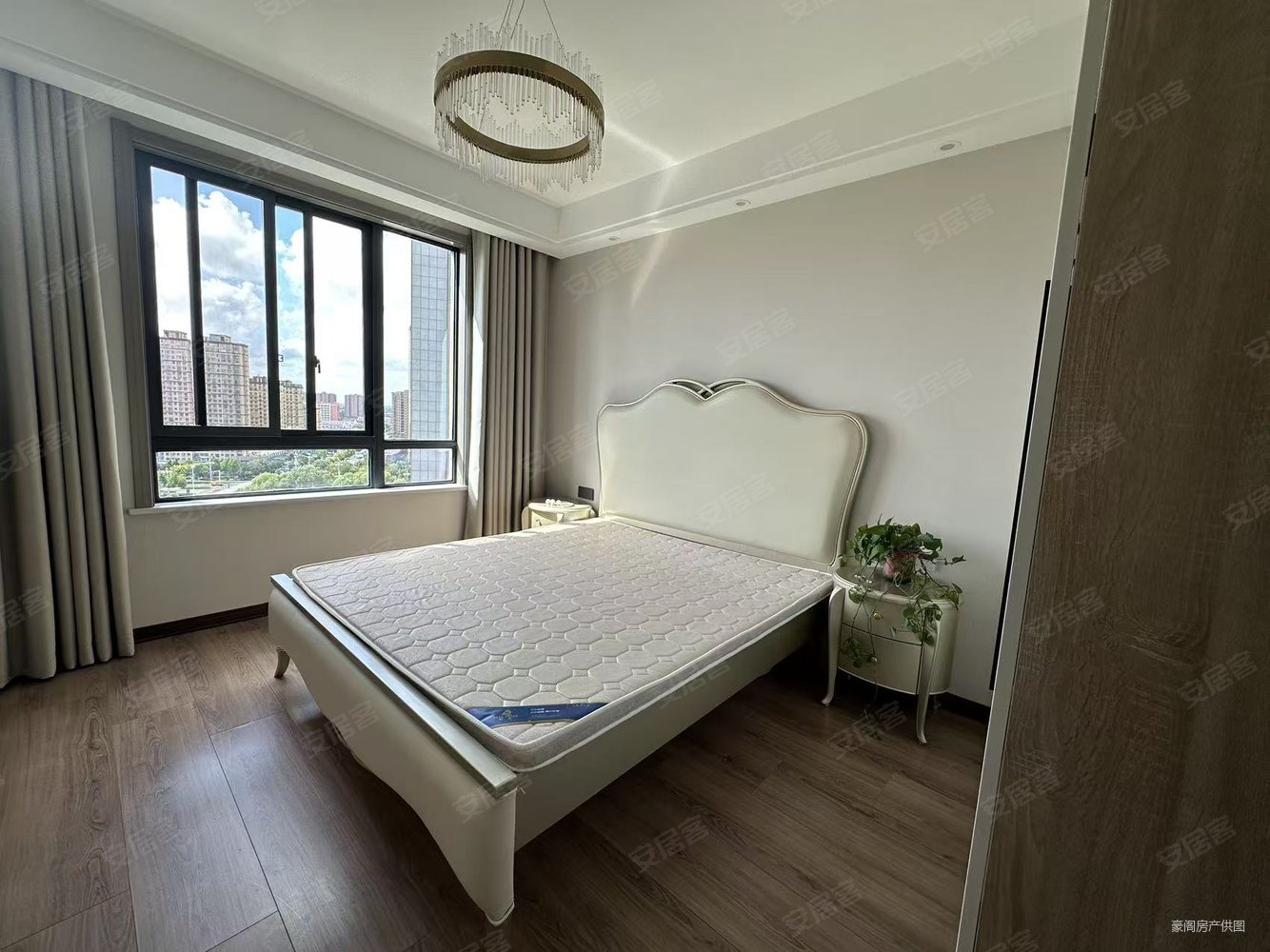 冠城华府3室2厅1卫108㎡南北79.8万