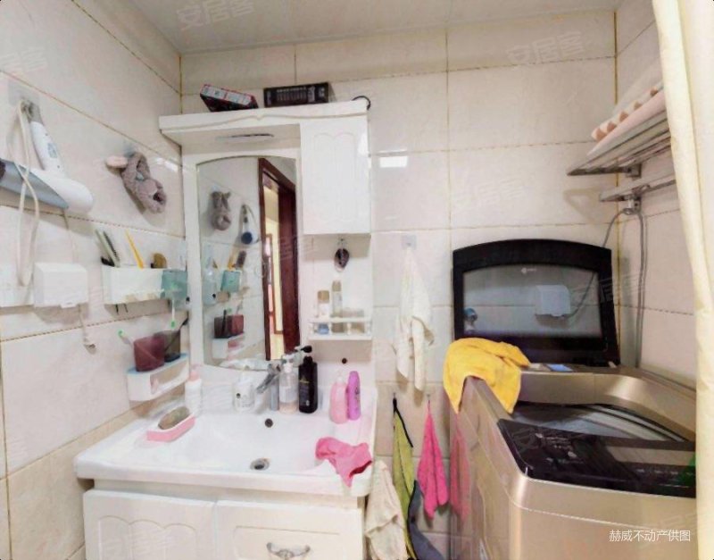 山水龙城c区蝶苑三室东打头南北通透方正户型装修不错