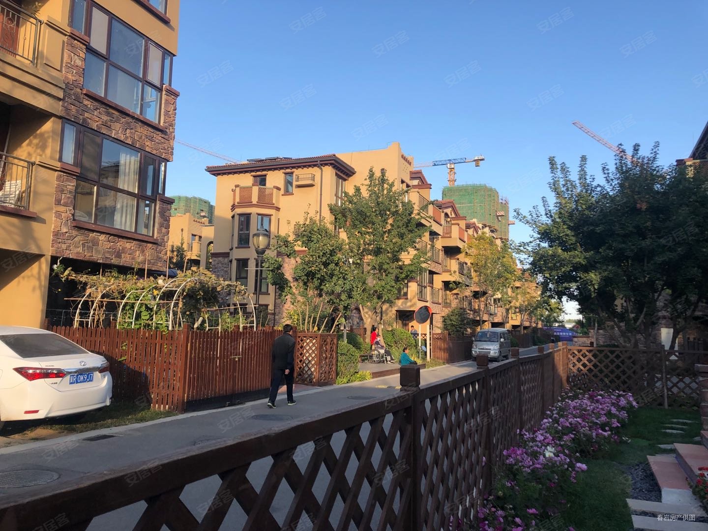 鸿坤原乡溪谷别墅4室2厅3卫150㎡南北180万