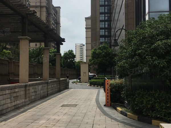 苏州高新区狮山中梁香缇国际实图中梁香缇 地铁旁 精装复式公寓 业主